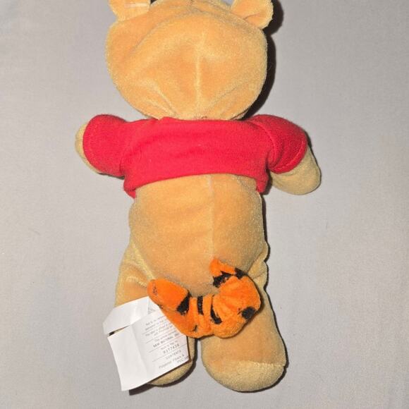 [VINTAGE] Disney Store Exclusive Tigger as Pooh Plush (1991) - Picture 4 of 7